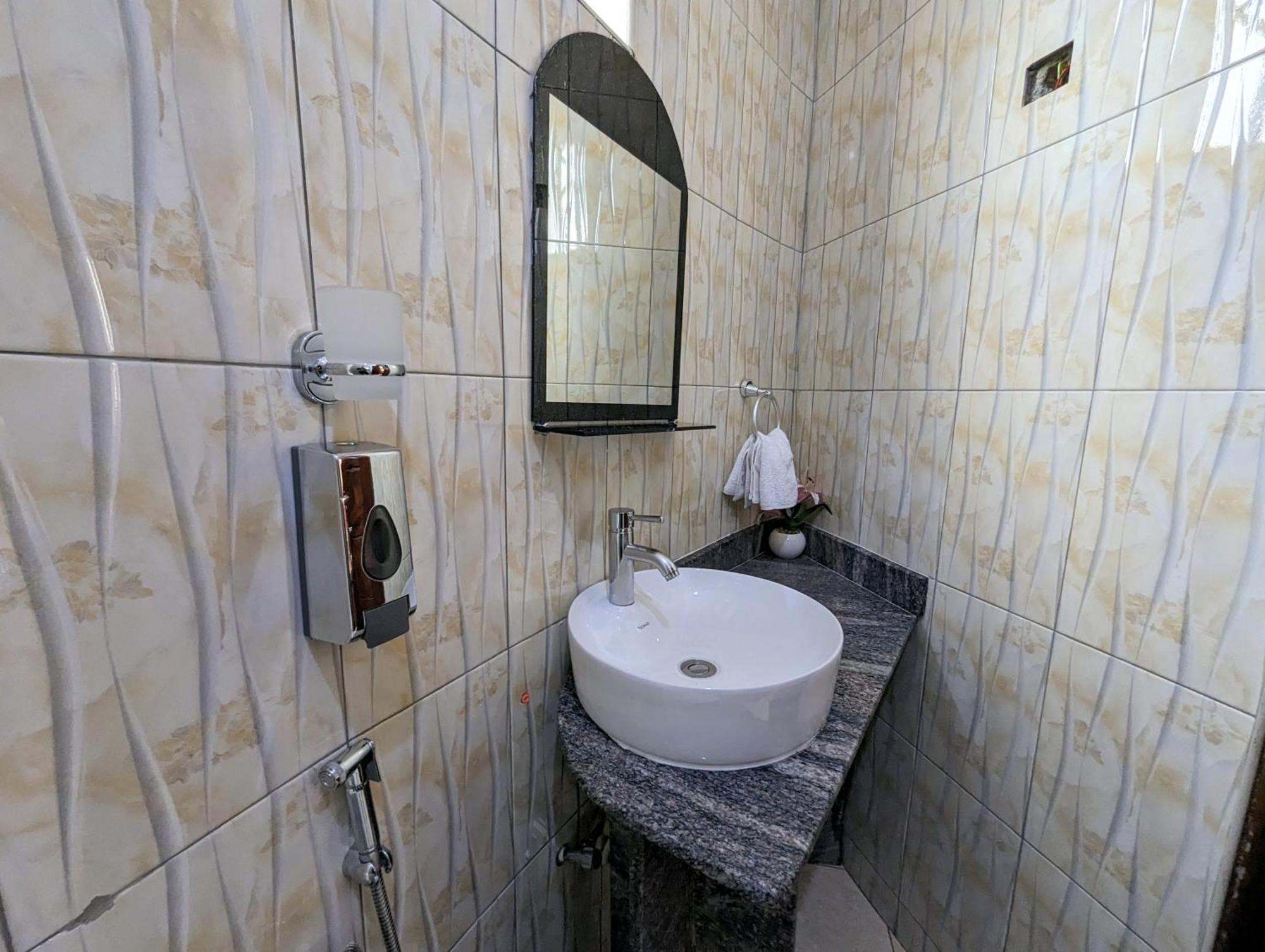 Oslo Gardens Bed & Breakfast Εντέμπε Εξωτερικό φωτογραφία